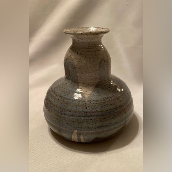 Gorgeous Signed Pottery Vase - Picture 2 of 5